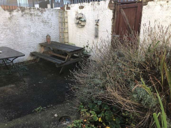 38 WHETSTONE LANE, BIRKENHEAD Smith and Sons